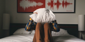 「就靠這個光」 睡眠名醫江秉穎：睡眠品質不好的最大因素其實是光線！